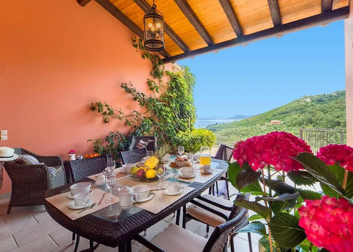 Villa Adonis By *