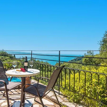 Adonis By Villa Agnítsini