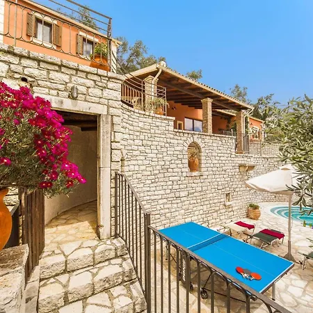 فيلة Adonis By *