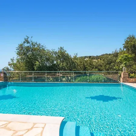 فيلة Adonis By Agnítsini